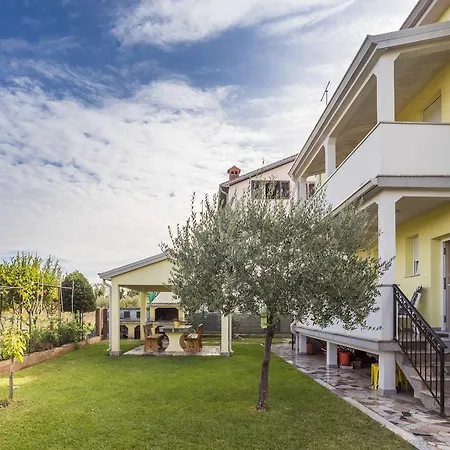 Alto Apartment *